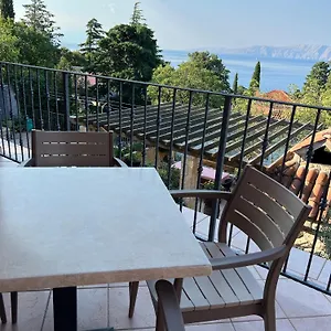 Mauro Apartmán